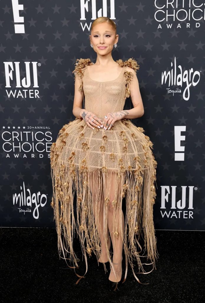 アリアナグランデ顔白くなった画像２