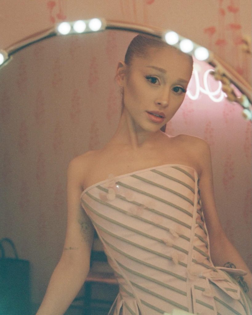 アリアナグランデ顔白くなった画像４