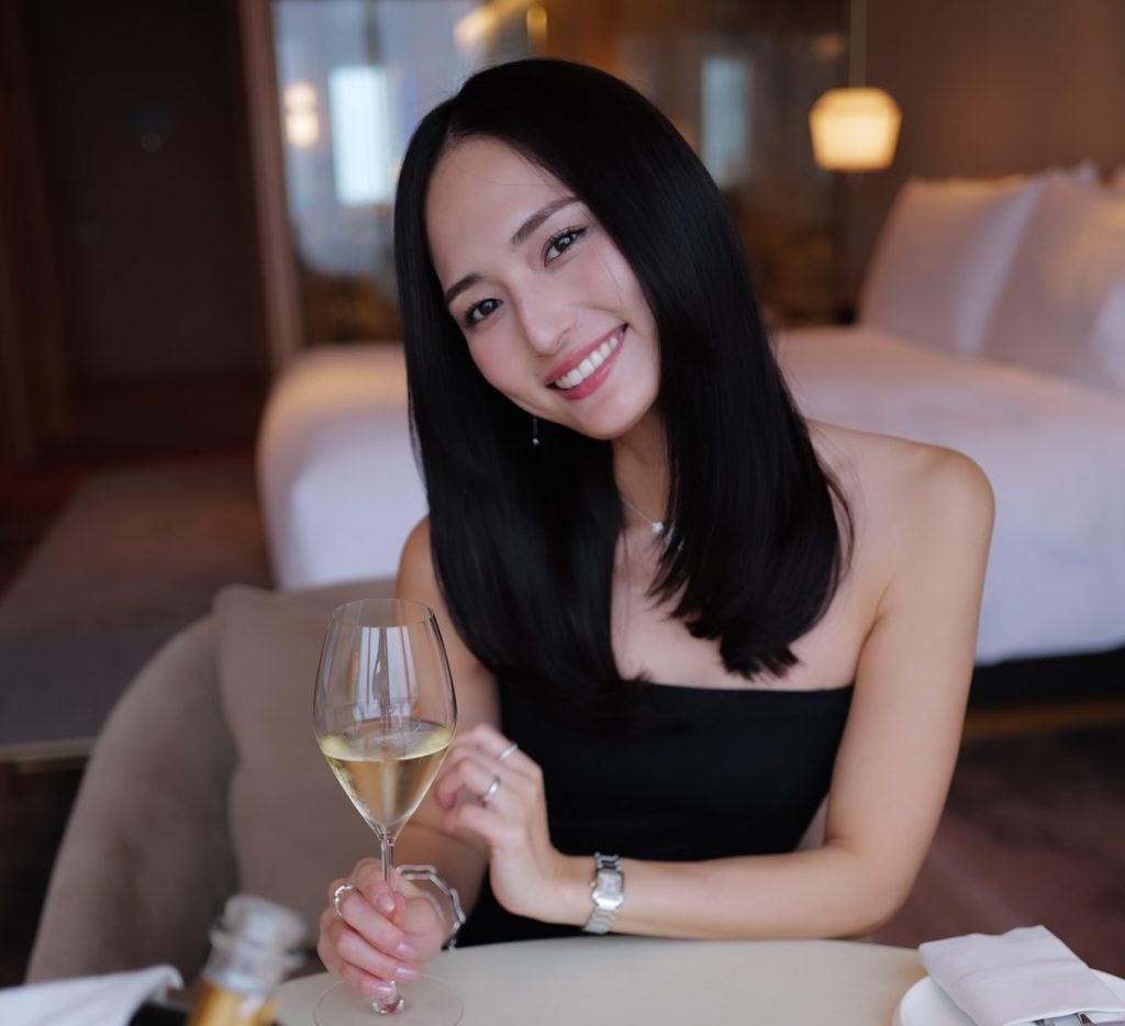 山賀さんのレストランでのインスタ写真