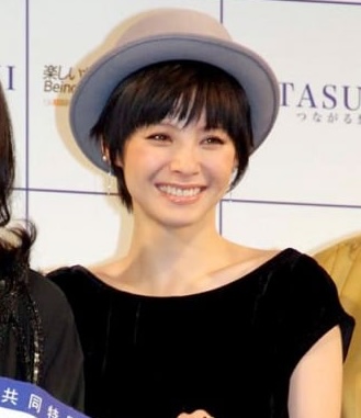 松浦亜弥の若い頃を振り返って見える魅力とは