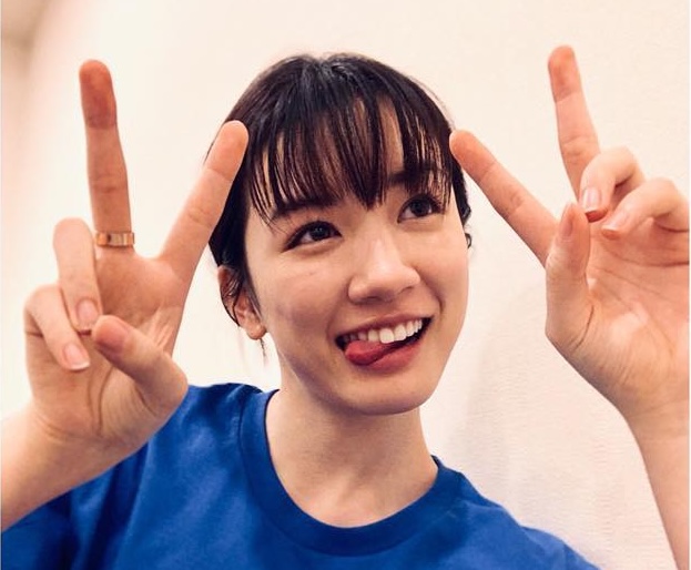 永野芽郁てへぺろ画像