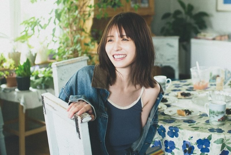 長濱ねるはなぜ“国籍の噂”と“頭いいイメージ”がつきまとうのか?