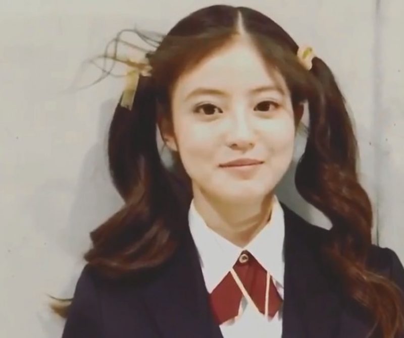 今田美桜の高校生時代の写真集と関連情報